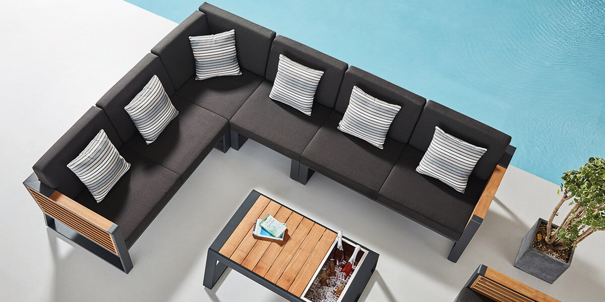 Manhattan Sectional w/ coffee table